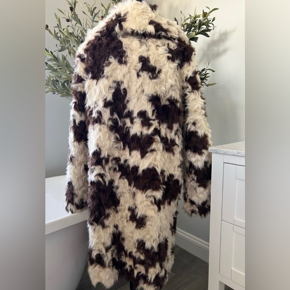 ANTHROPOLOGIE COW PRINT FAUX FUR COAT - Picture 6 of 7